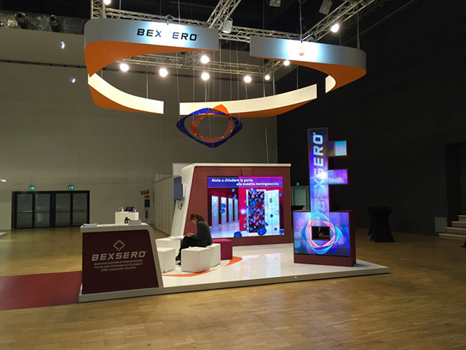 Stand con video wall touch MicroTiles™
